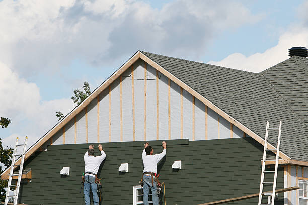Professional Siding Installation technician working in Palmyra, NJ